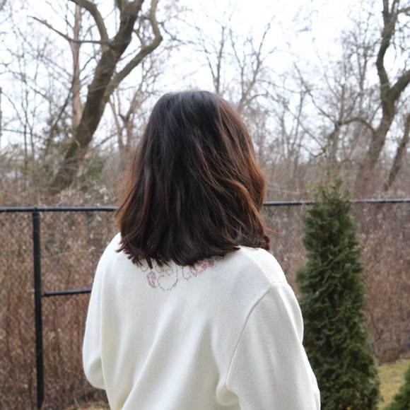 D'Allairds Vintage White Cardigan with Beautiful Embroidery - Picture 4 of 12